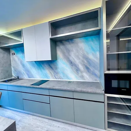 White Titanic Luxury Sea View 公寓 *