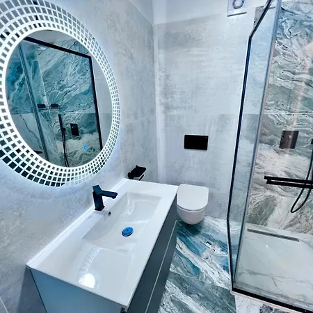 White Titanic Luxury Sea View 公寓 那沃达利