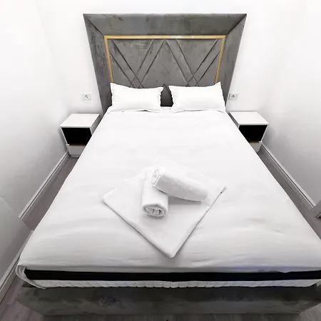 White Titanic Luxury Sea View *