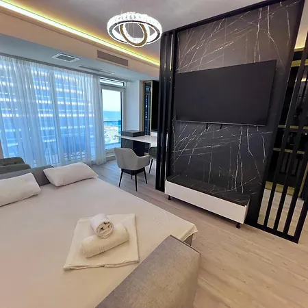 White Titanic Luxury Sea View * Navodari