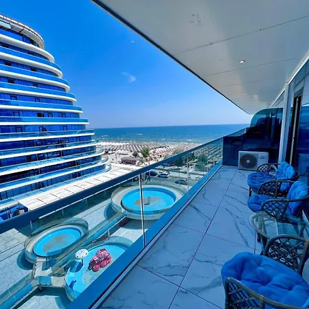 White Titanic Luxury Sea View Apartment Navodari