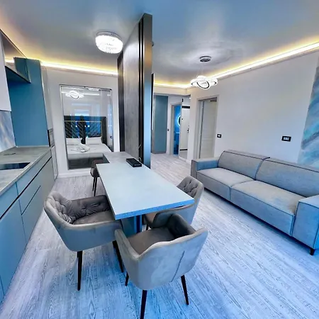 White Titanic Luxury Sea View *