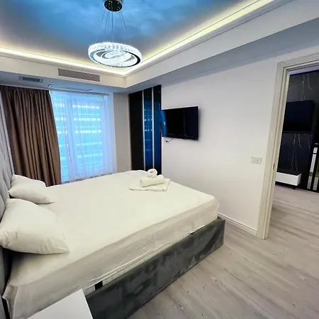 White Titanic Luxury Sea View Apartment