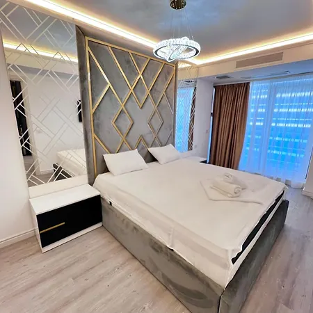 White Titanic Luxury Sea View Apartment