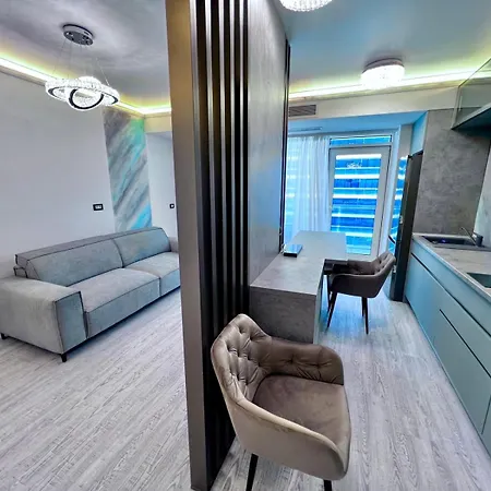 White Titanic Luxury Sea View *