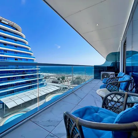 White Titanic Luxury Sea View *