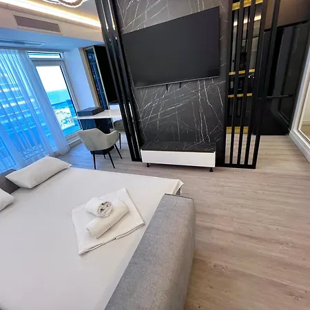 White Titanic Luxury Sea View